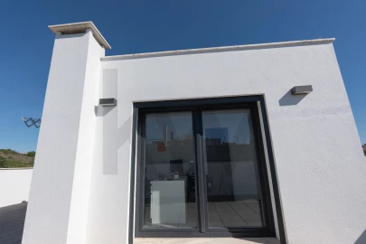 Moradia T4 para Venda em Pontinha e Famões