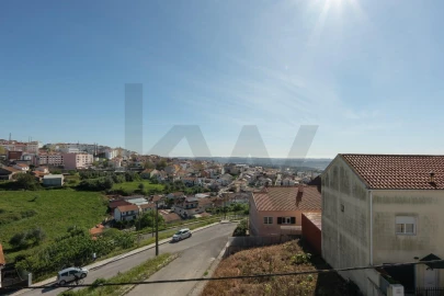 Moradia T4 para Venda em Pontinha e Famões