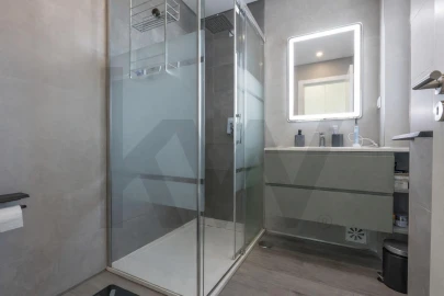 Moradia T4 para Venda em Pontinha e Famões