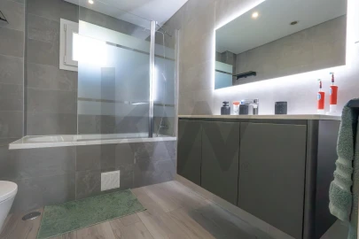 Moradia T4 para Venda em Pontinha e Famões