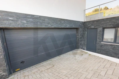 Moradia T4 para Venda em Pontinha e Famões