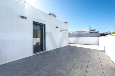 Moradia T4 para Venda em Pontinha e Famões