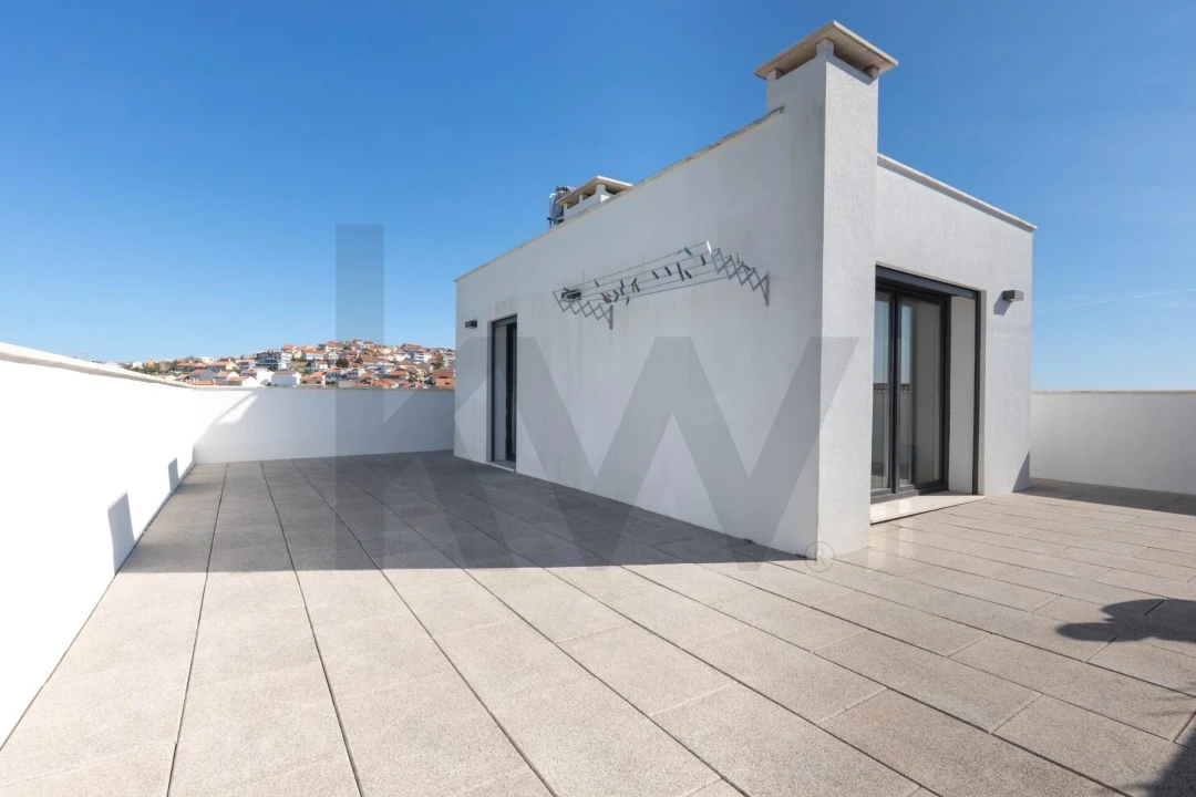 Moradia T4 para Venda em Pontinha e Famões Foto 57