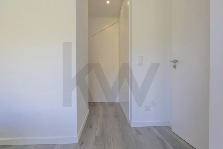 Moradia T4 para Venda em Pontinha e Famões Foto 42