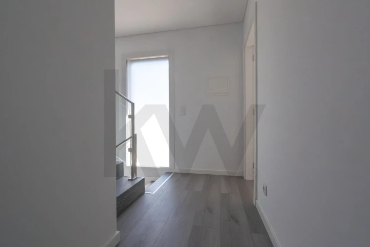 Moradia T4 para Venda em Pontinha e Famões Foto 32