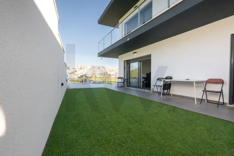 Moradia T4 para Venda em Pontinha e Famões Foto 15