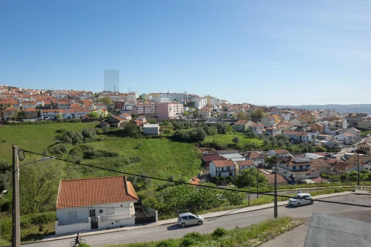 Moradia T4 para Venda em Pontinha e Famões Foto 31