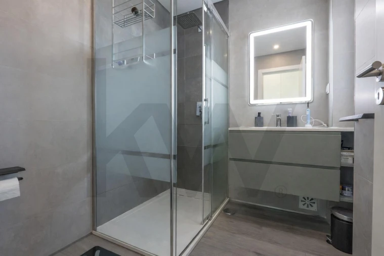 Moradia T4 para Venda em Pontinha e Famões Foto 44