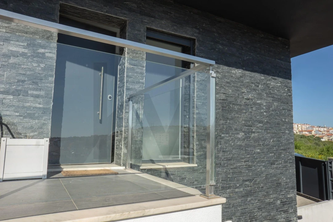 Moradia T4 para Venda em Pontinha e Famões Foto 5