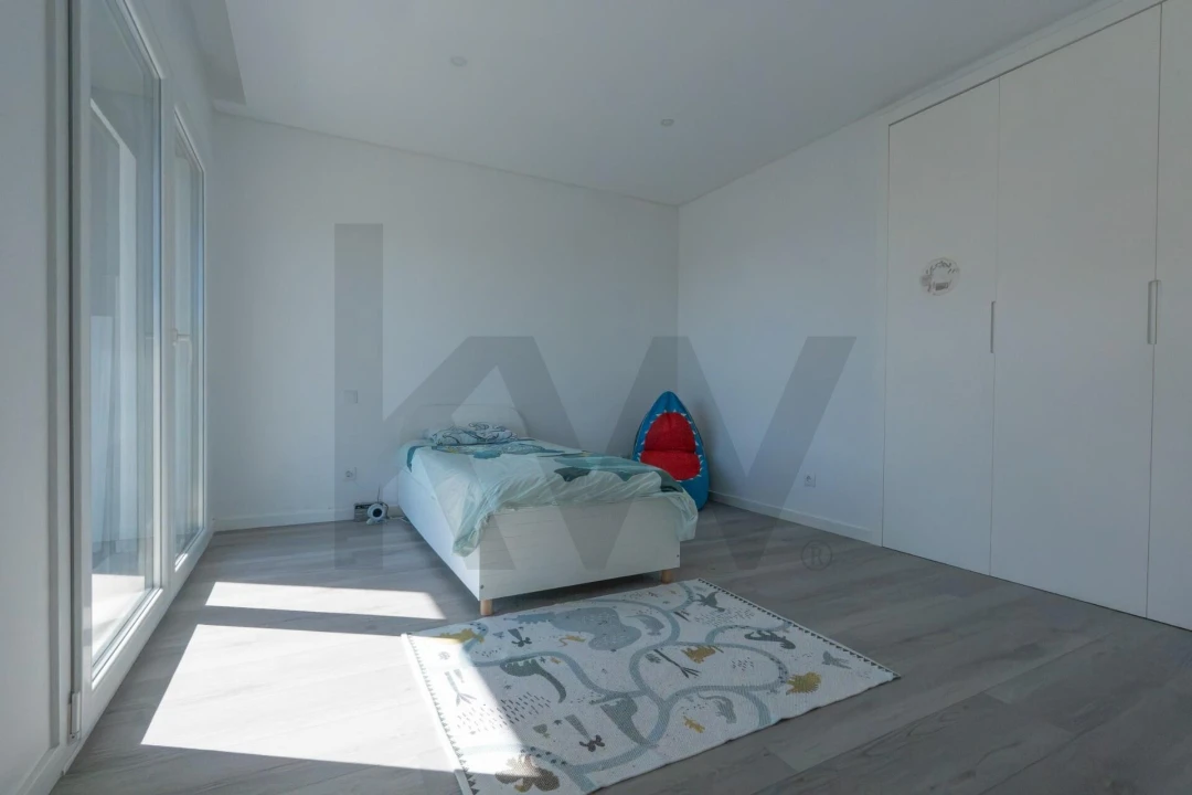 Moradia T4 para Venda em Pontinha e Famões Foto 25