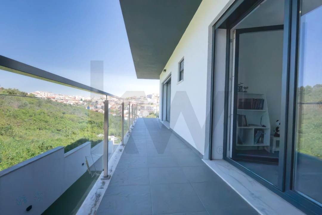 Moradia T4 para Venda em Pontinha e Famões Foto 37