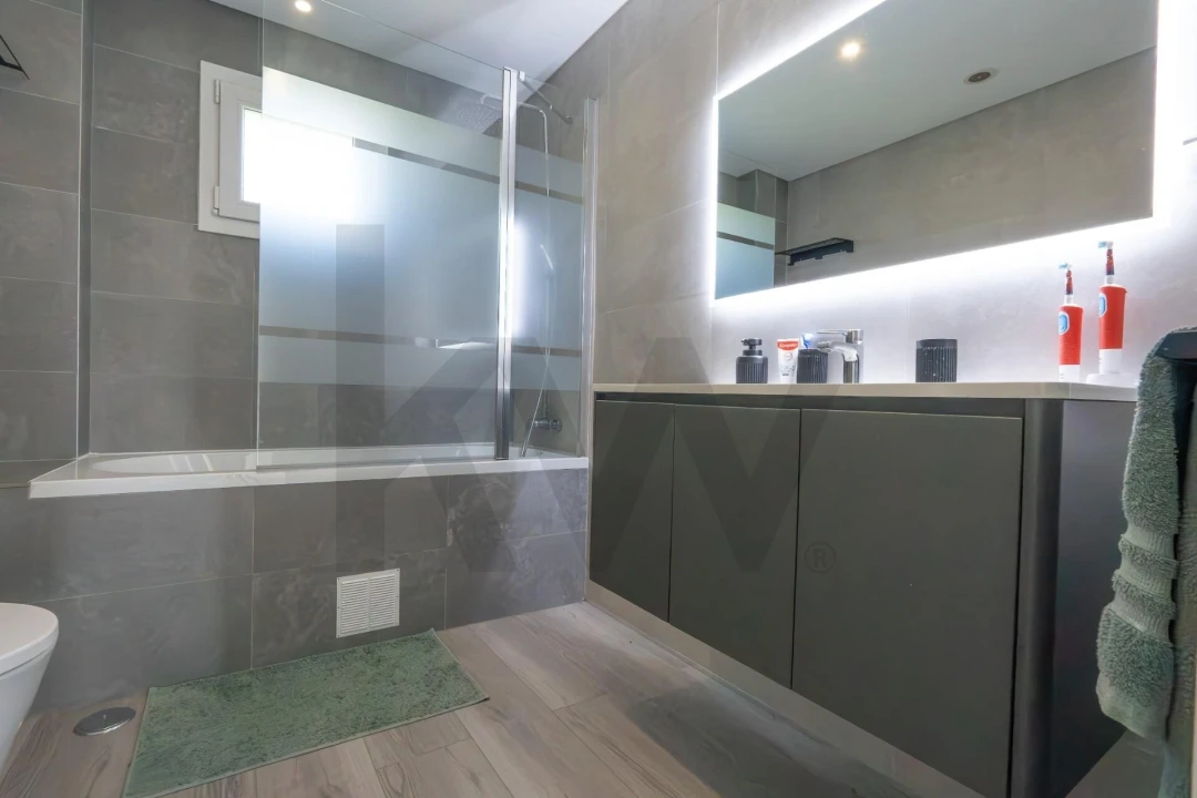 Moradia T4 para Venda em Pontinha e Famões Foto 39