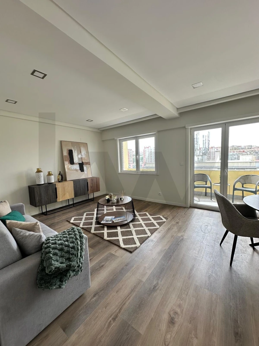 Apartamento T3 para Venda em Benfica Foto 4