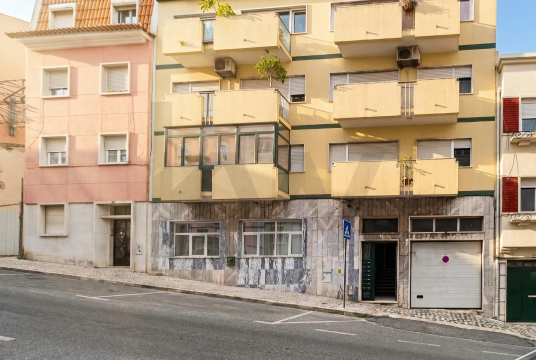 Apartamento T3 para Venda em Campolide Foto 28