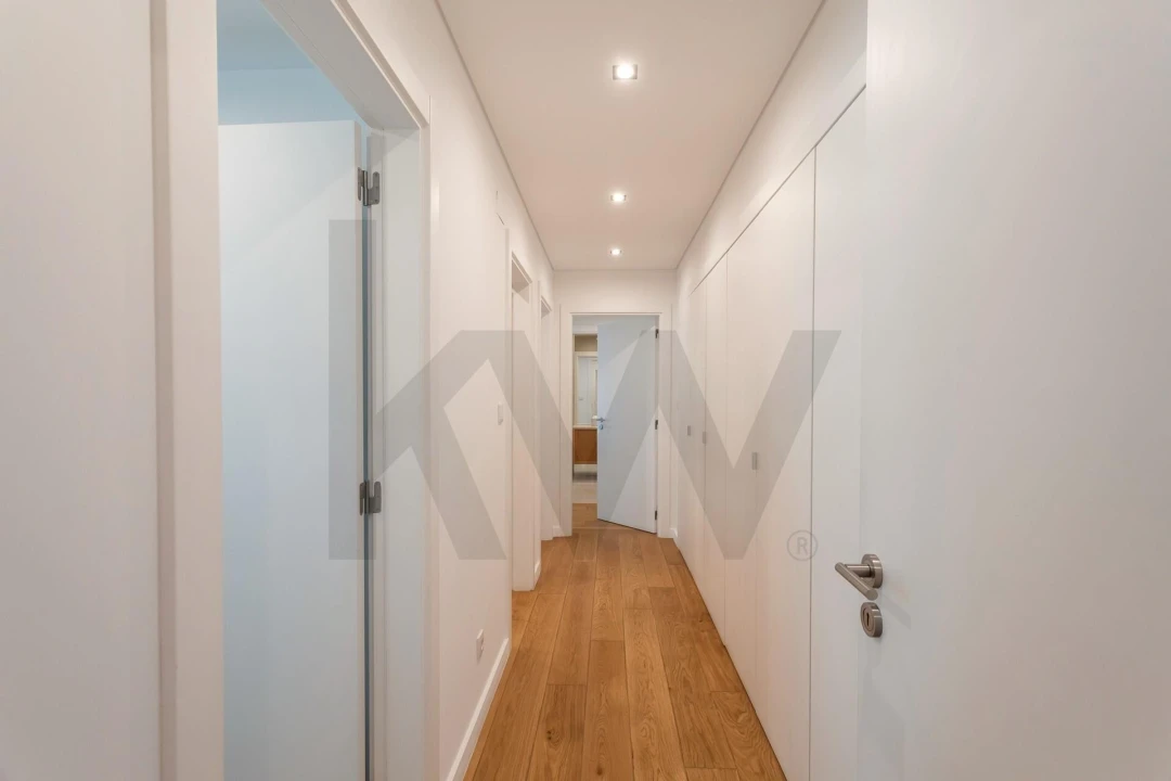 Apartamento T5 para Arrendamento em Lumiar Foto 11