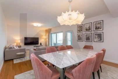 Apartamento T5 para Arrendamento em Lumiar