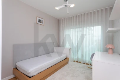 Apartamento T5 para Arrendamento em Lumiar