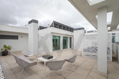 Apartamento T5 para Arrendamento em Lumiar