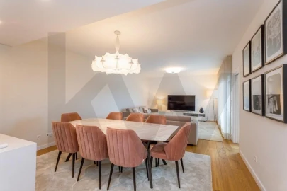 Apartamento T5 para Arrendamento em Lumiar