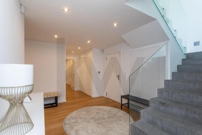 Apartamento T5 para Arrendamento em Lumiar