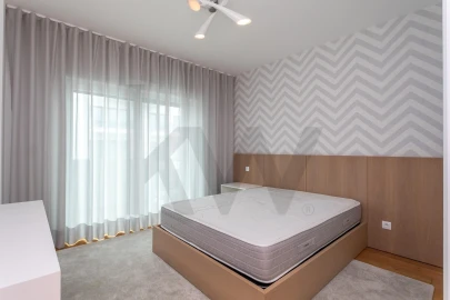 Apartamento T5 para Arrendamento em Lumiar