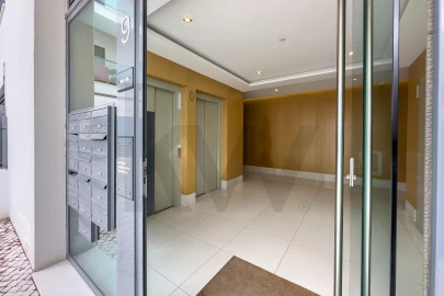 Apartamento T5 para Arrendamento em Lumiar