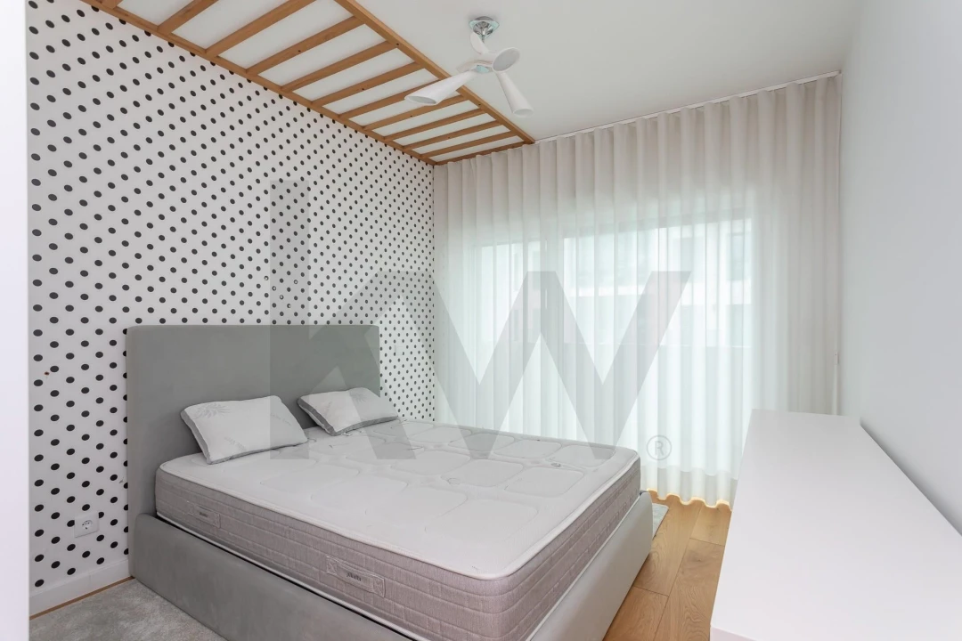 Apartamento T5 para Arrendamento em Lumiar Foto 19