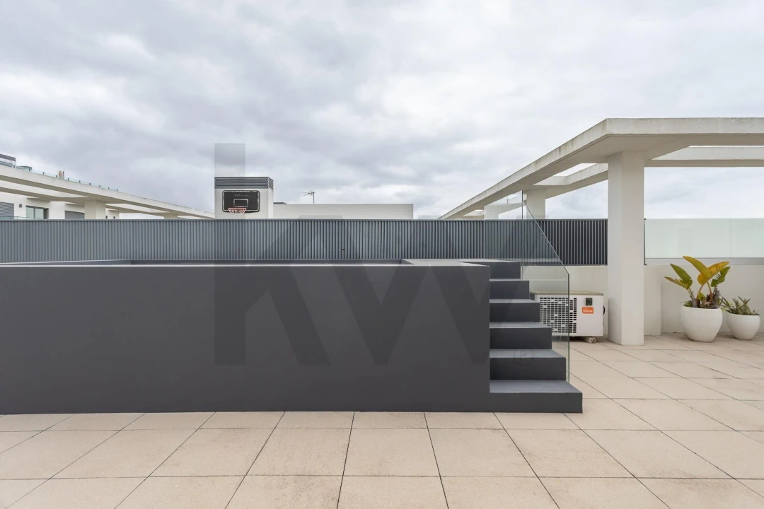 Apartamento T5 para Arrendamento em Lumiar Foto 25