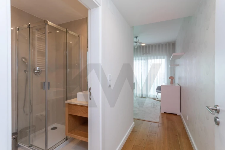 Apartamento T5 para Arrendamento em Lumiar Foto 15