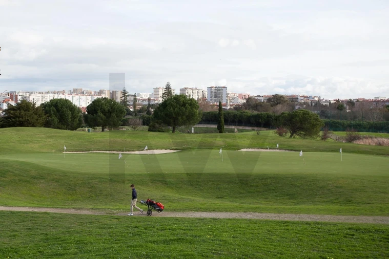 Apartamento T5 para Arrendamento em Lumiar Foto 33