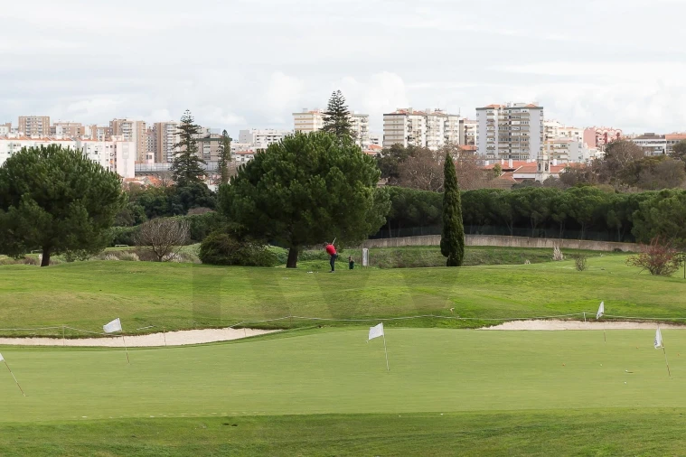 Apartamento T5 para Arrendamento em Lumiar Foto 32