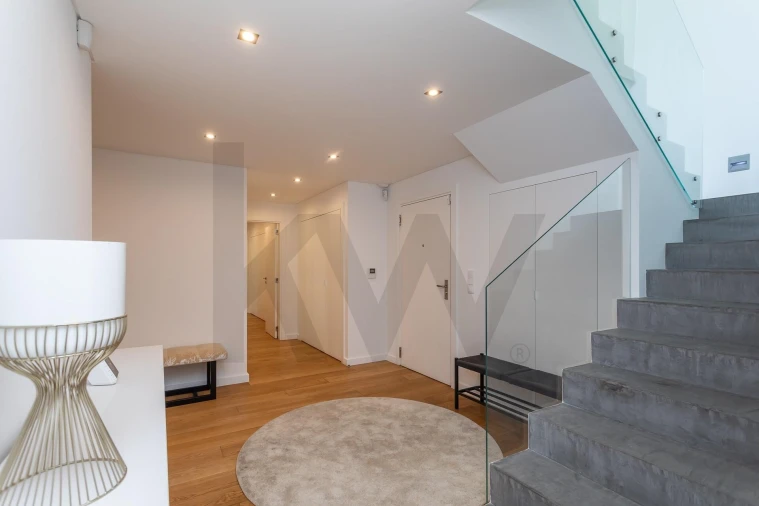 Apartamento T5 para Arrendamento em Lumiar Foto 7