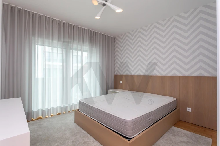 Apartamento T5 para Arrendamento em Lumiar Foto 20