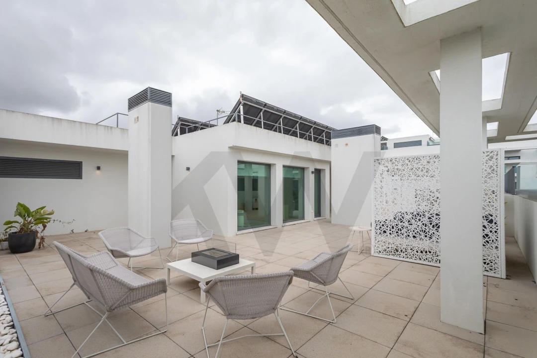 Apartamento T5 para Arrendamento em Lumiar Foto 27