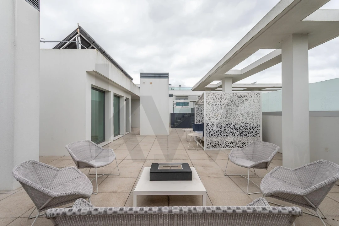 Apartamento T5 para Arrendamento em Lumiar Foto 28