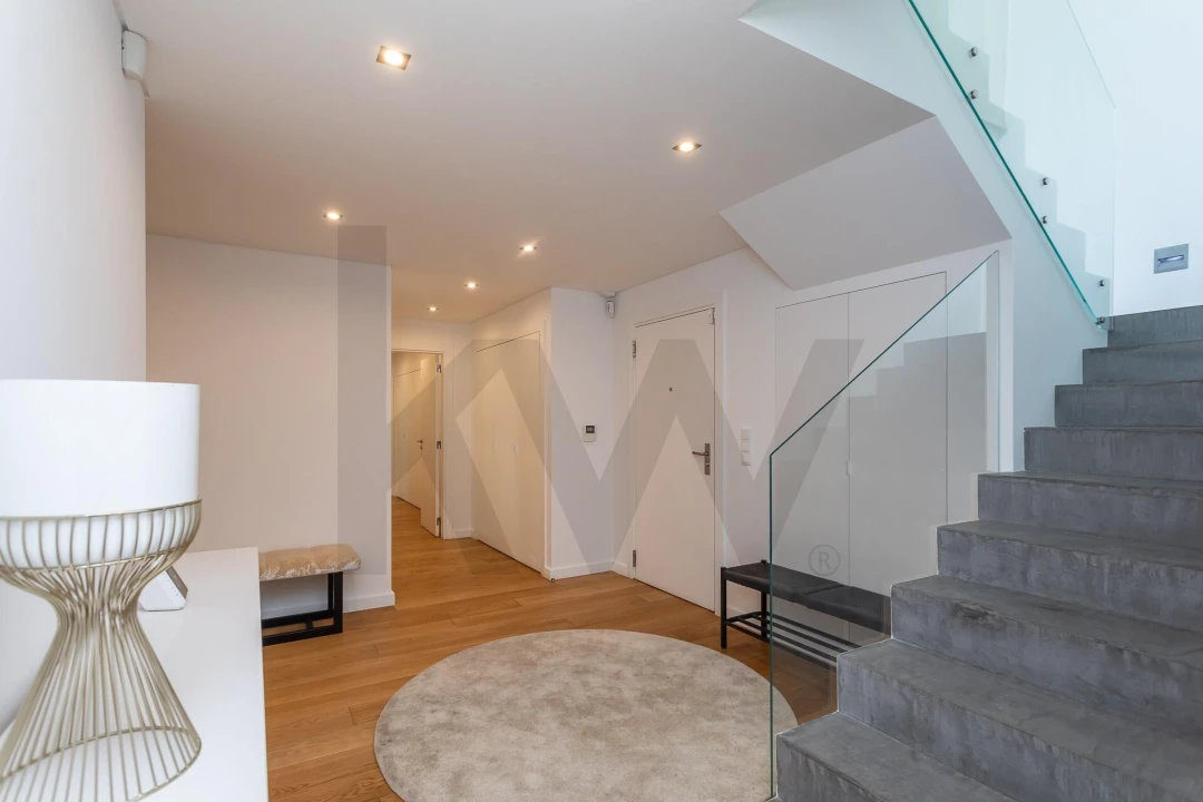 Apartamento T5 para Arrendamento em Lumiar Foto 7