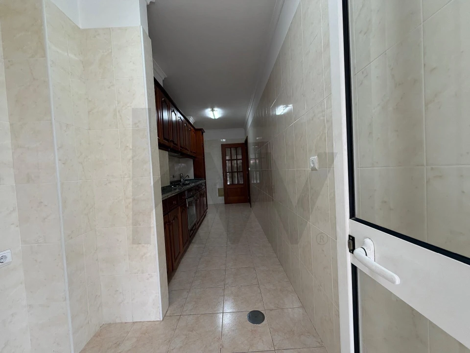 Apartamento T1 para Venda em Camara de Lobos Foto 3