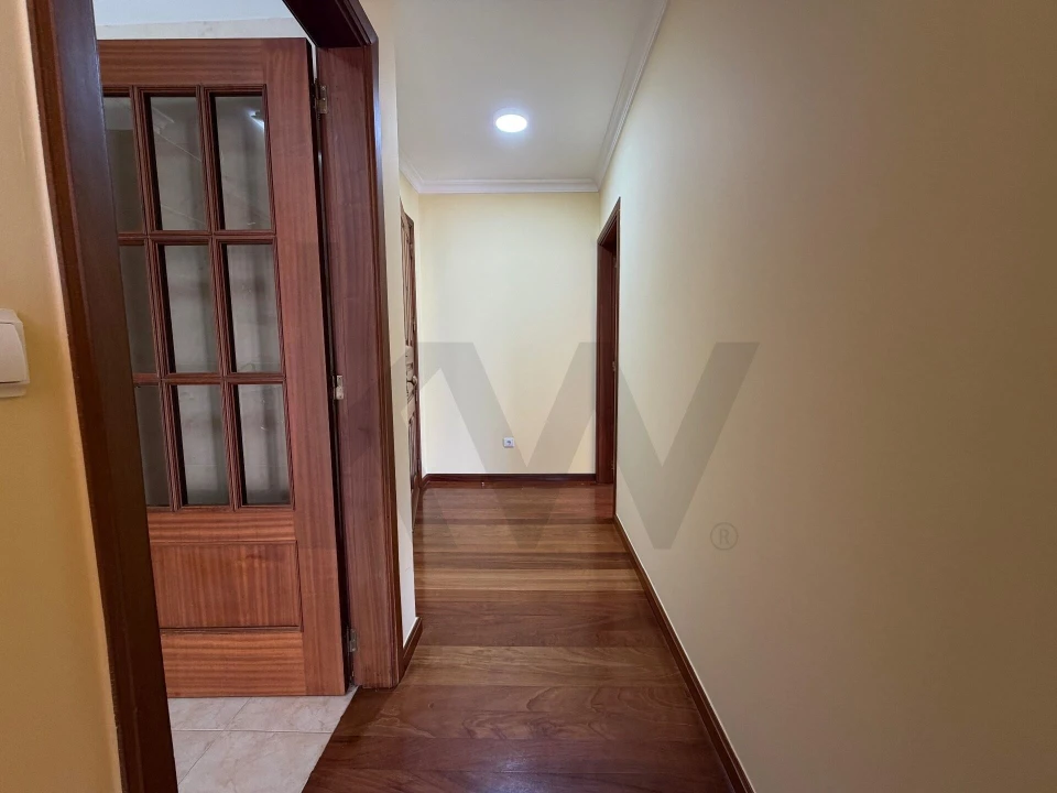 Apartamento T1 para Venda em Camara de Lobos Foto 18