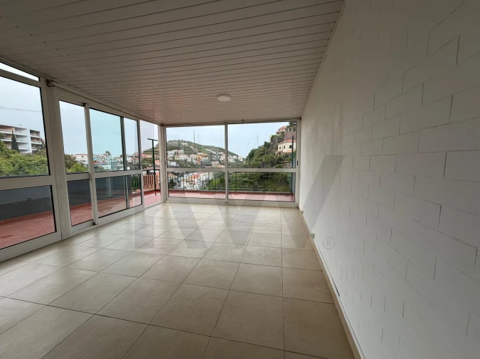 Apartamento T1 para Venda em Camara de Lobos Foto 9