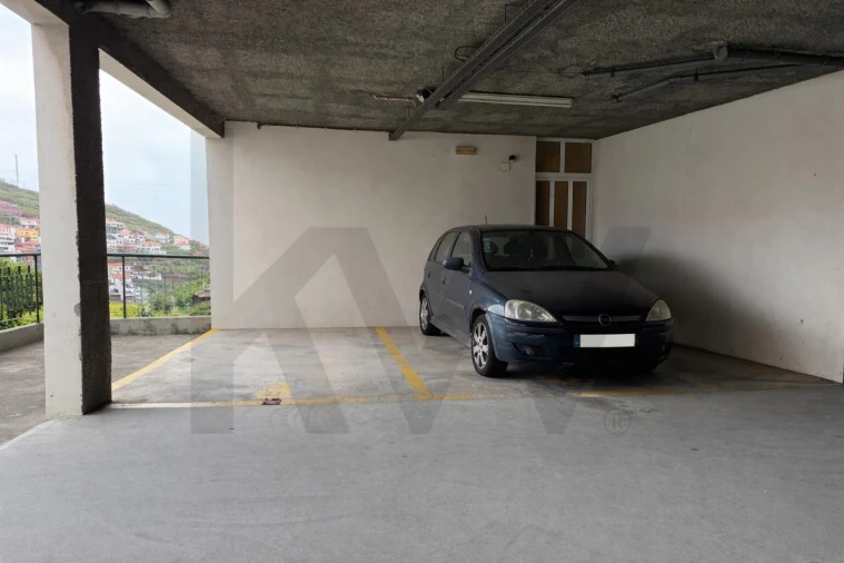 Apartamento T1 para Venda em Camara de Lobos Foto 23