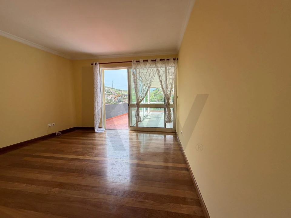 Apartamento T1 para Venda em Camara de Lobos Foto 6