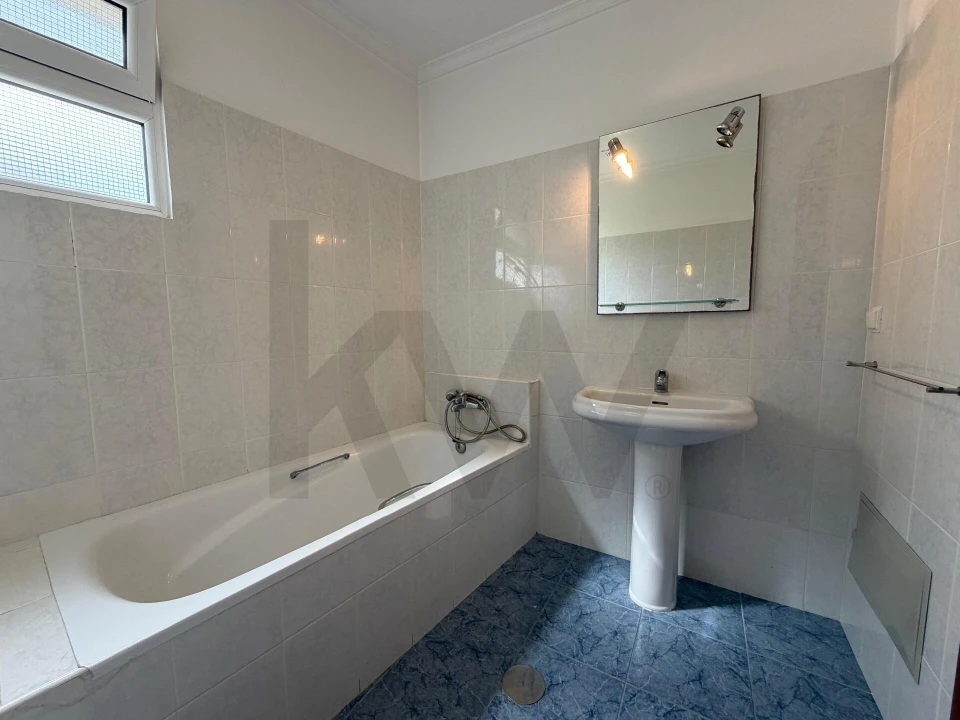 Apartamento T1 para Venda em Camara de Lobos Foto 15