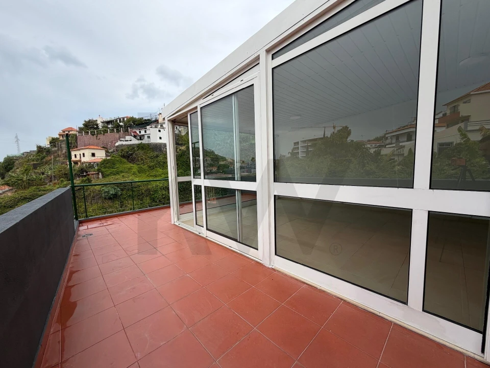 Apartamento T1 para Venda em Camara de Lobos Foto 10