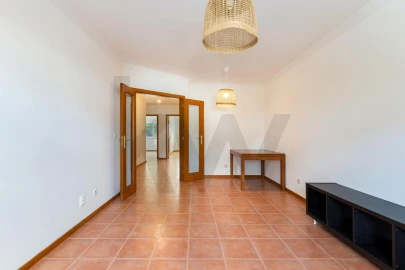 Apartamento T2 para Arrendamento em Azeitão (São Lourenço e São Simão)