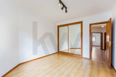 Apartamento T2 para Arrendamento em Azeitão (São Lourenço e São Simão)