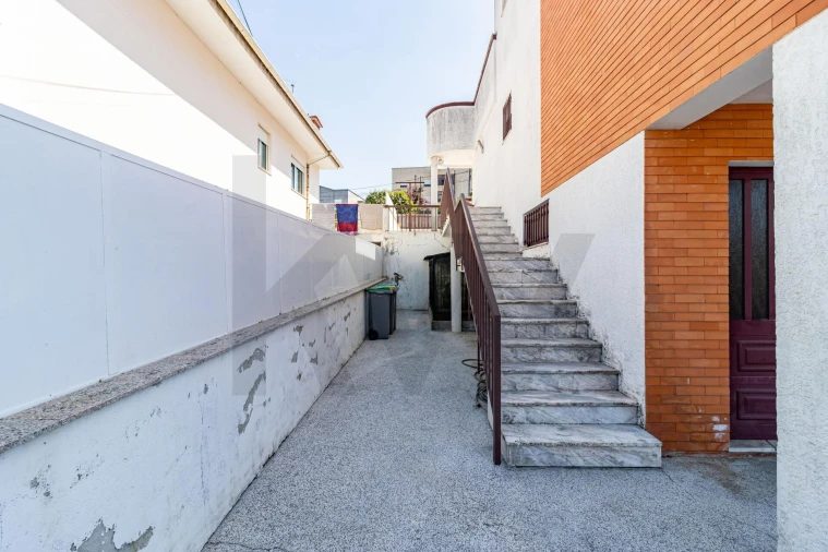 Moradia T3 para Venda em São Miguel do Souto e Mosteirô Foto 4