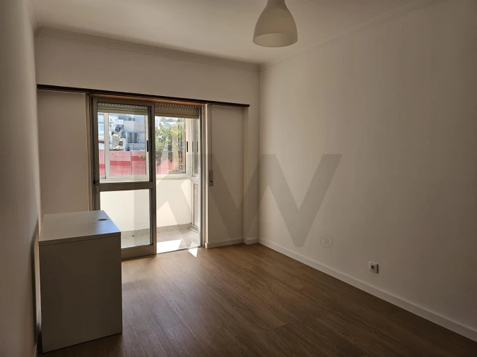 Apartamento T2 para Venda em Cacém e São Marcos Foto 13