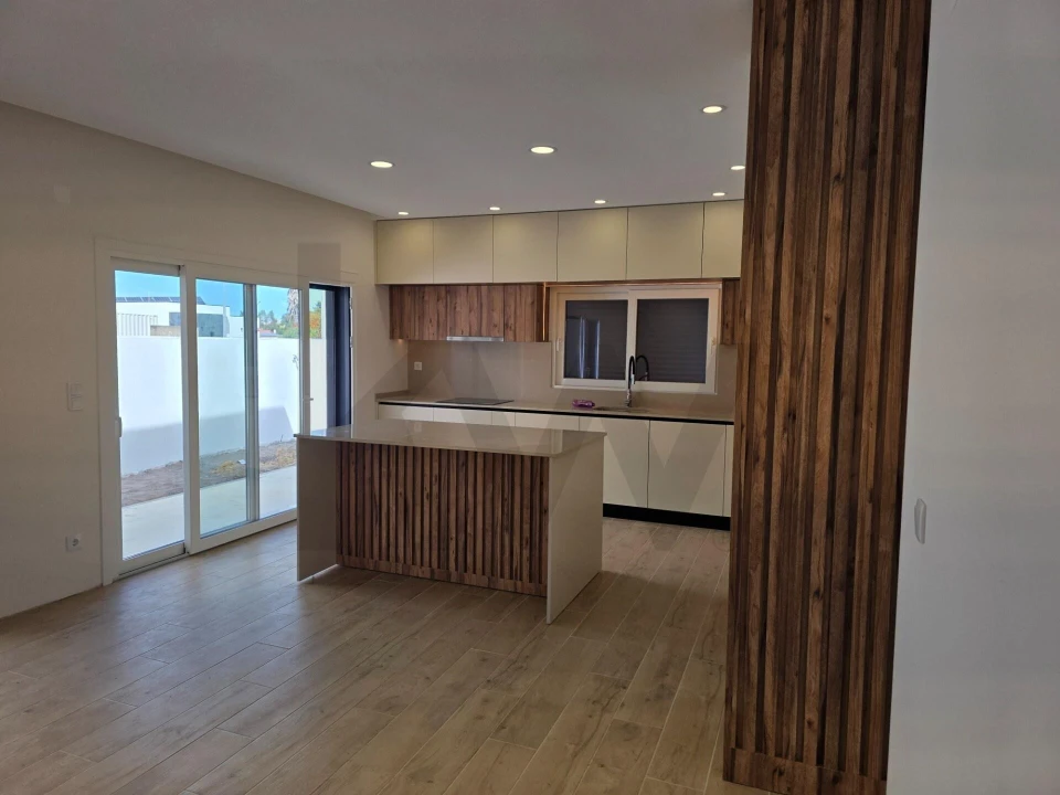 Moradia T4 para Venda em Alhos Vedros Foto 3