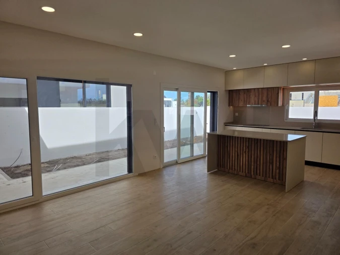 Moradia T4 para Venda em Alhos Vedros Foto 5