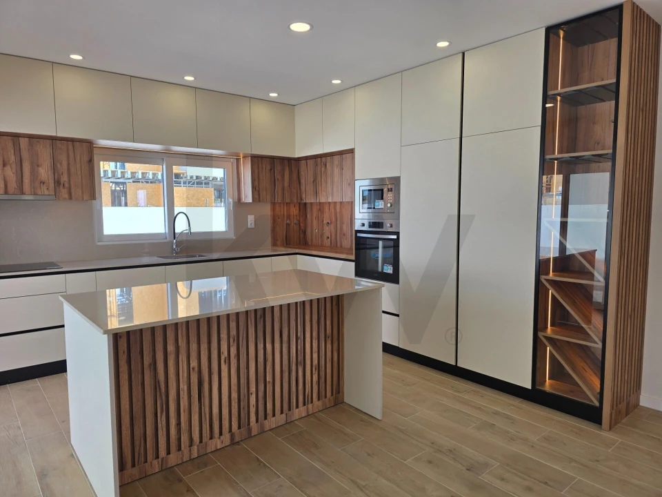 Moradia T4 para Venda em Alhos Vedros Foto 6